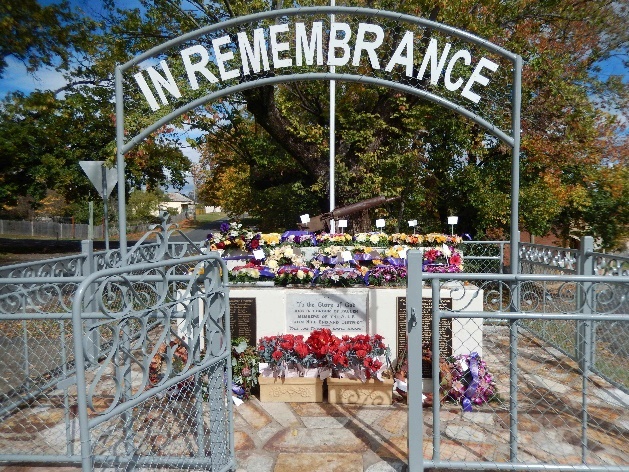 Hill End War Memorial Anzac Day 2015